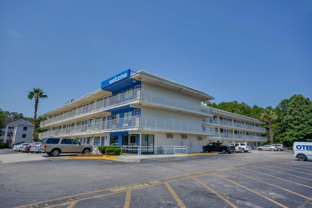 Rodeway Inn Tillmans Corner Exterior foto