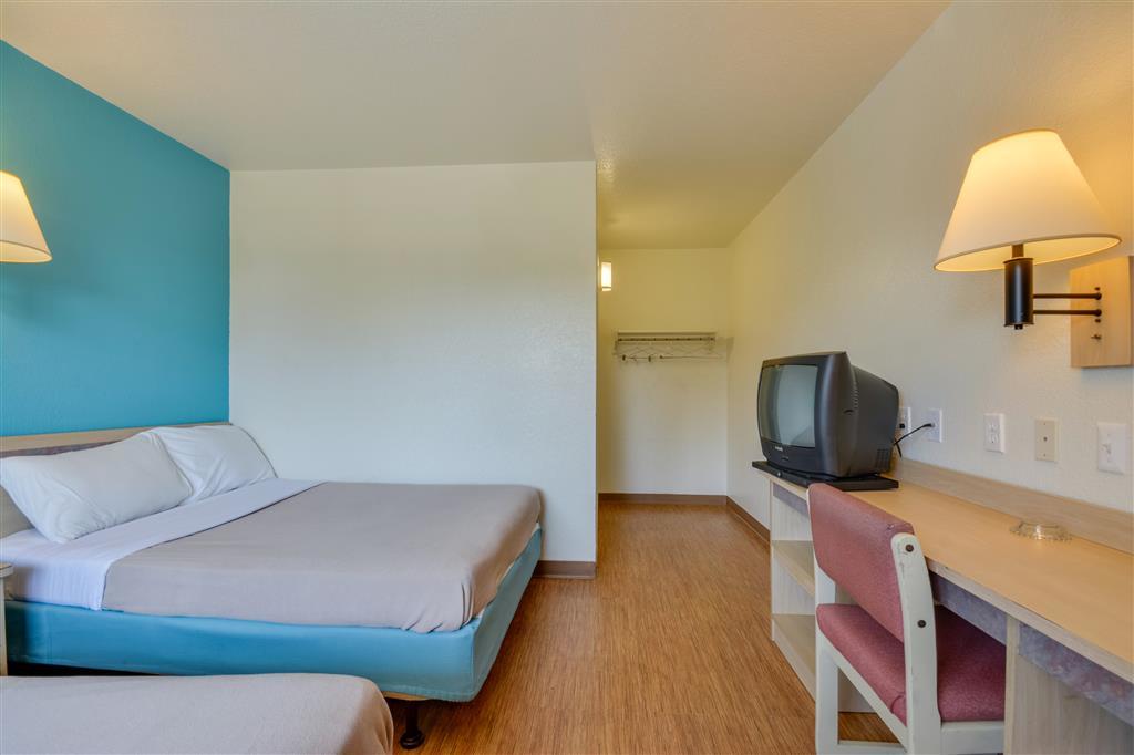 Rodeway Inn Tillmans Corner Zimmer foto